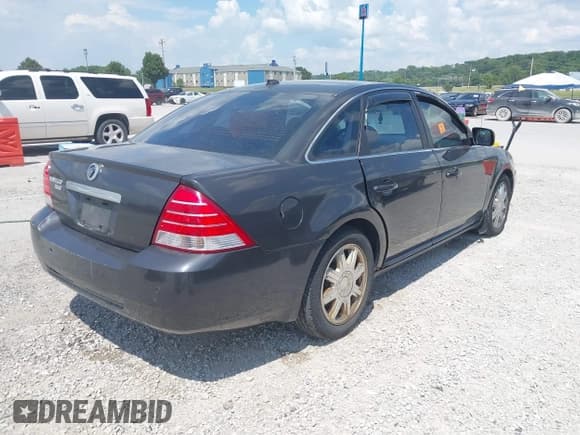 ✅ 2007 Mercury Montego Premier • VIN: 1MEHM42187G607316 • Лот: 42577531. Опубликован ранее на IAAI с пробегом 223 078 миль. Бесплатный доступ к архиву аукционных продаж из США и подробный отчёт об истории автомобиля на DreamBid. Изображение 4.