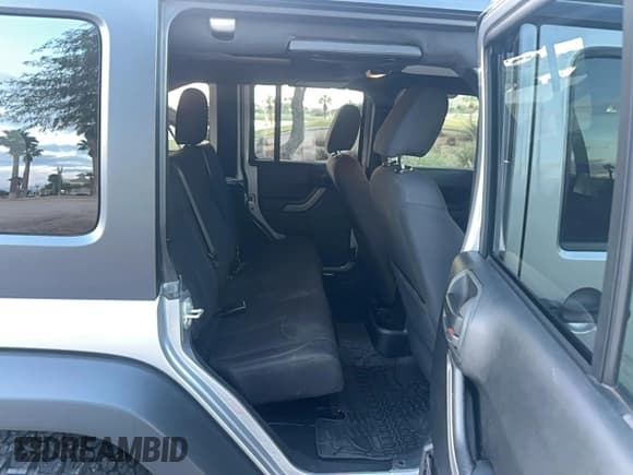 ✅ 2018 Jeep Wrangler Unlimited Freedom • VIN: 1C4BJWDG4JL901095 • Lot: 92758135. Listed on Copart with 116,123 mi. Free auction sales archive from the USA and detailed vehicle history report at DreamBid. Image 6.