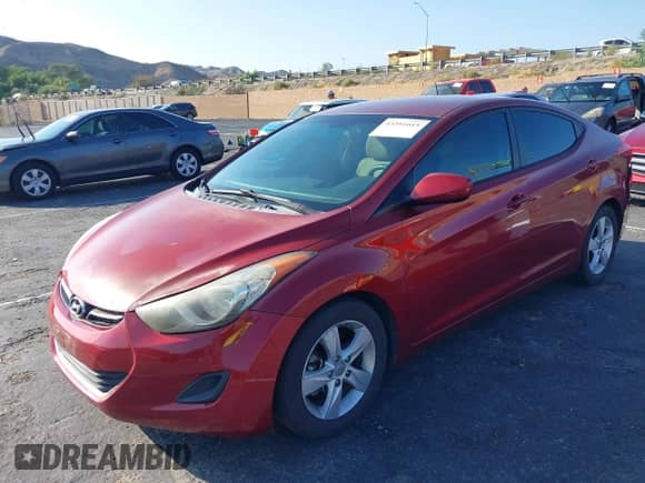 2013 Hyundai Elantra GLS z VIN 5NPDH4AE9DH365524, wystawiony jako IAAI lot #43351615 z przebiegiem 121 616 mil mil oraz . Historia ofert i sprzedaży dostępna na DreamBid. Obrazek 2.