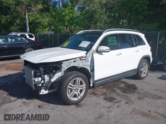 ✅ 2023 Mercedes-Benz GLB 250 • VIN: W1N4M4GB4PW294054 • Lot: 42406277. Wystawiony na IAAI z przebiegiem 11 761 mil. Bezpłatny archiwum sprzedaży aukcyjnych z USA i szczegółowy raport historii pojazdu na DreamBid. Zdjęcie 2.