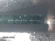 ✅ 2020 Chevrolet Colorado 2WD Work Truck • VIN: 1GCHSBEA1L1239114 • Лот: 43653258. Опубликован ранее на IAAI с пробегом 91 498 миль. Бесплатный доступ к архиву аукционных продаж из США и подробный отчёт об истории автомобиля на DreamBid. Изображение 18.