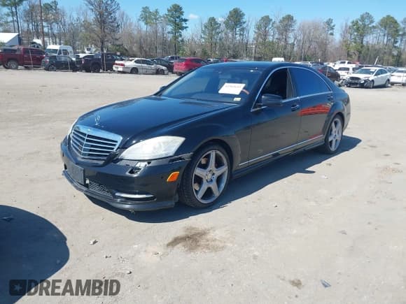 ✅ 2011 Mercedes-Benz S 550 • VIN: WDDNG7BB7BA398237 • Lot: 41902655. Wystawiony na IAAI z przebiegiem 144 321 mil. Bezpłatny archiwum sprzedaży aukcyjnych z USA i szczegółowy raport historii pojazdu na DreamBid. Zdjęcie 2.