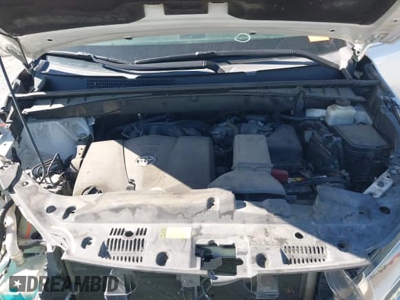 ✅ 2018 Toyota Highlander Limited • VIN: 5TDYZRFH0JS281323 • Lot: 43661547. Wystawiony na IAAI z przebiegiem 175 260 mil. Bezpłatny archiwum sprzedaży aukcyjnych z USA i szczegółowy raport historii pojazdu na DreamBid. Zdjęcie 10.