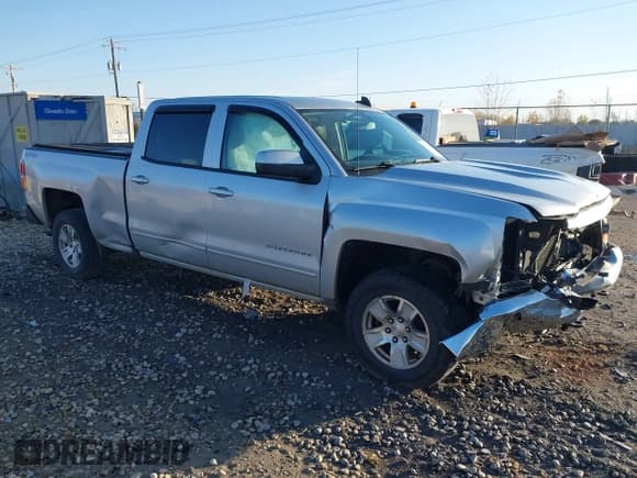 ✅ 2016 Chevrolet Silverado 1500 LT • VIN: 1GCUKREC3GF210666 • Lot: 43638489. Wystawiony na IAAI z przebiegiem 198 047 mil. Bezpłatny archiwum sprzedaży aukcyjnych z USA i szczegółowy raport historii pojazdu na DreamBid. Zdjęcie 1.