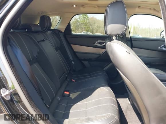 ✅ 2019 Land Rover Range Rover Velar S • VIN: SALYB2EX8KA780429 • Lot: 41789156. Wystawiony na IAAI z przebiegiem 51 648 mil. Bezpłatny archiwum sprzedaży aukcyjnych z USA i szczegółowy raport historii pojazdu na DreamBid. Zdjęcie 8.