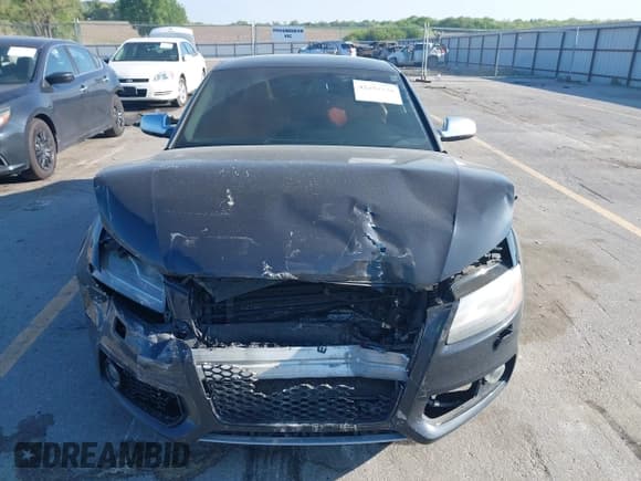 ✅ 2012 Audi S5 Premium Plus • VIN: WAUCVAFR6CA032117 • Lot: 42253758. Wystawiony na IAAI z przebiegiem 103 574 mil. Bezpłatny archiwum sprzedaży aukcyjnych z USA i szczegółowy raport historii pojazdu na DreamBid. Zdjęcie 12.