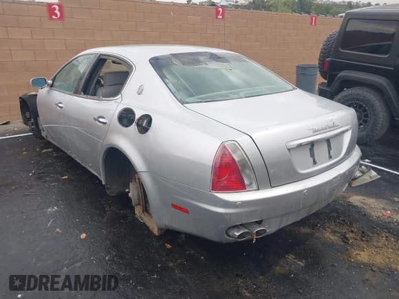 ✅ 2006 Maserati Quattroporte • VIN: ZAMCE39AX60022376 • Lot: 43262383. Wystawiony na IAAI z przebiegiem Nie podano. Bezpłatny archiwum sprzedaży aukcyjnych z USA i szczegółowy raport historii pojazdu na DreamBid. Zdjęcie 3.