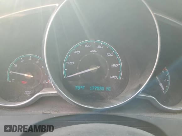 ✅ 2010 Chevrolet Malibu 1LT • VIN: 1G1ZC5EB3AF286634 • Lot: 70680604. Listed on Copart with 177,533 mi. Free auction sales archive from the USA and detailed vehicle history report at DreamBid. Image 9.