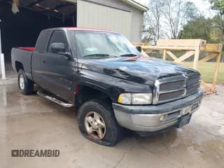 ✅ 1999 Dodge 1500 • VIN: 3B7HF13Y9XG111273 • Lot: 43502909. Listed on IAAI with 328,458 mi. Free auction sales archive from the USA and detailed vehicle history report at DreamBid. Image 1.