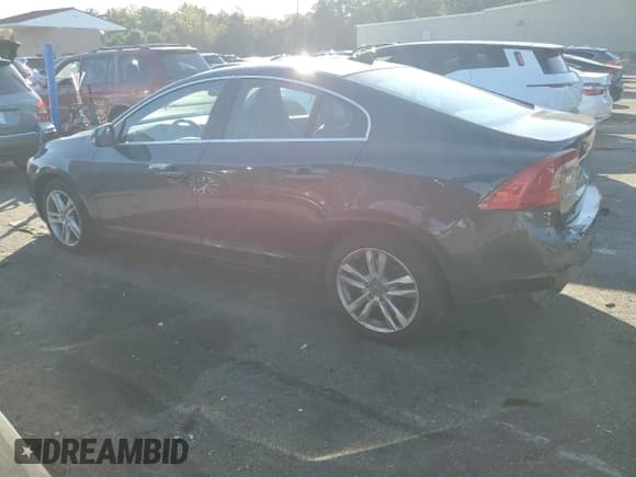 ✅ 2014 Volvo S60 T5 • VIN: YV1612FS5E2276983 • Lot: 82306995. Listed on Copart with 110,864 mi. Free auction sales archive from the USA and detailed vehicle history report at DreamBid. Image 2.