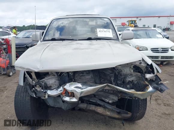 ✅ 1998 Toyota 4Runner Limited • VIN: JT3HN87RXW0189387 • Lot: 42176732. Listed on IAAI with 290,057 mi. Free auction sales archive from the USA and detailed vehicle history report at DreamBid. Image 12.