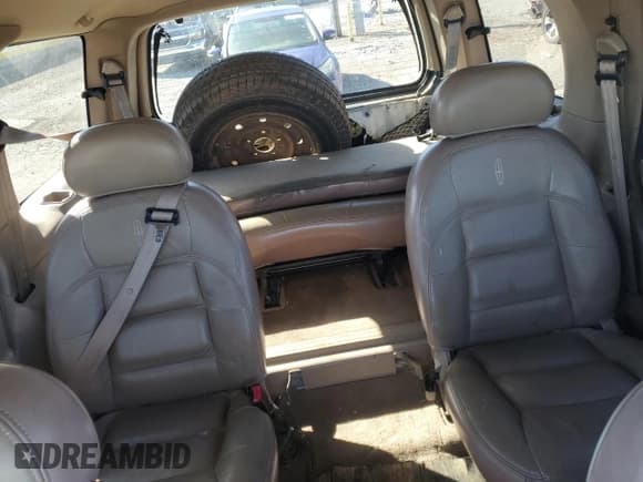 ✅ 1998 Lincoln Navigator • VIN: 5LMRU27LXWLJ16961 • Lot: 47790255. Listed on Copart with 216,448 mi. Free auction sales archive from the USA and detailed vehicle history report at DreamBid. Image 10.