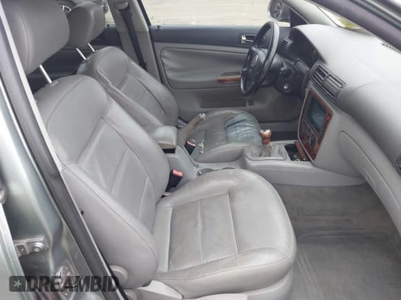 ✅ 2004 Volkswagen Passat GLS • VIN: WVWVD63BX4E290945 • Lot: 42376141. Listed on IAAI with 204,834 mi. Free auction sales archive from the USA and detailed vehicle history report at DreamBid. Image 5.