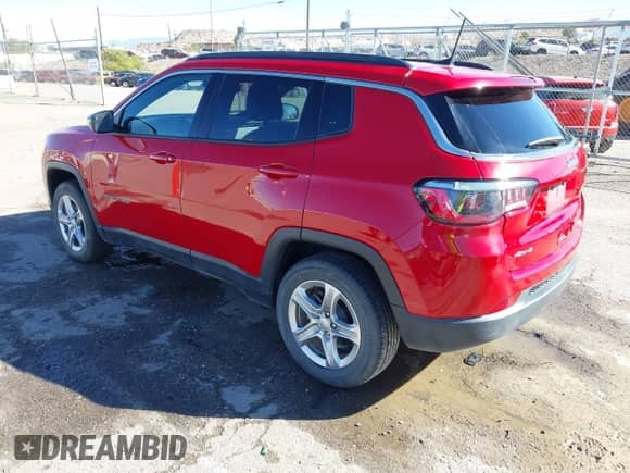 2024 Jeep Compass Latitude с VIN 3C4NJDBN4RT606064, выставлен на аукционе IAAI как лот 43513857 с пробегом Не указан миль и . История ставок и продаж доступна на DreamBid. Изображение 3.
