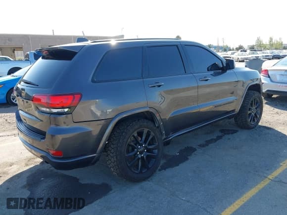 ✅ 2017 Jeep Grand Cherokee Altitude • VIN: 1C4RJEAG6HC788886 • Лот: 42619175. Опубликован ранее на IAAI с пробегом 108 165 миль. Бесплатный доступ к архиву аукционных продаж из США и подробный отчёт об истории автомобиля на DreamBid. Изображение 4.