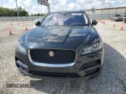 ✅ 2017 Jaguar F-Pace 35t • VIN: SADCS2BV0HA054940 • Lot: 81785905. Wystawiony na Copart z przebiegiem 100 109 mil. Bezpłatny archiwum sprzedaży aukcyjnych z USA i szczegółowy raport historii pojazdu na DreamBid. Zdjęcie 5.