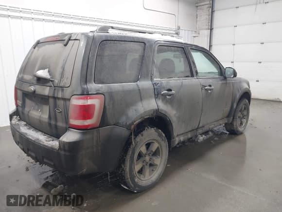 ✅ 2008 Ford Escape XLT • VIN: 1FMCU03198KC73021 • Lot: 43761113. Listed on IAAI with 267,918 mi. Free auction sales archive from the USA and detailed vehicle history report at DreamBid. Image 4.