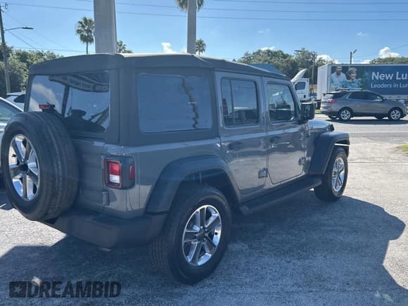 ✅ 2021 Jeep Wrangler Unlimited Willys • VIN: 1C4HJXDNXMW549111 • Lot: 61692645. Listed on Copart with 40,883 mi. Free auction sales archive from the USA and detailed vehicle history report at DreamBid. Image 4.
