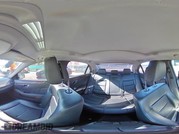 ✅ 2012 Mercedes-Benz E 350 Luxury • VIN: WDDHF8JB9CA559390 • Lot: 89691635. Wystawiony na Copart z przebiegiem 172 149 mil. Bezpłatny archiwum sprzedaży aukcyjnych z USA i szczegółowy raport historii pojazdu na DreamBid. Zdjęcie 14.