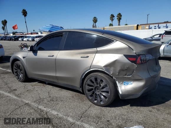 ✅ 2021 Tesla Model Y Standard Range • VIN: 5YJYGDEDXMF123006 • Lot: 85138465. Listed on Copart with 83,294 mi. Free auction sales archive from the USA and detailed vehicle history report at DreamBid. Image 2.