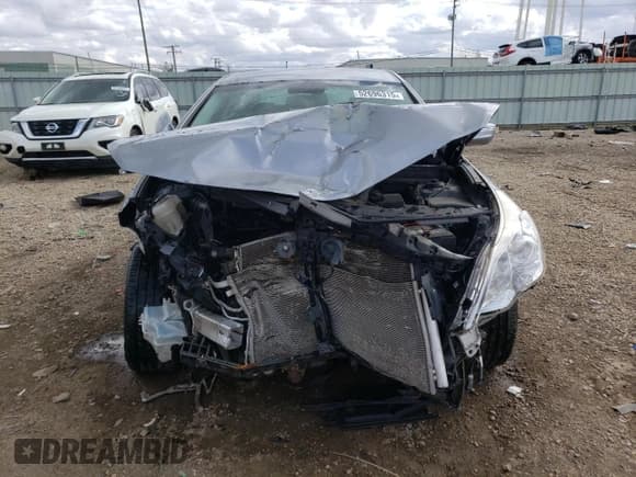 ✅ 2016 Hyundai Azera • VIN: KMHFG4JG2GA568792 • Лот: 52696315. Опубликован ранее на Copart с пробегом 159 112 миль. Бесплатный доступ к архиву аукционных продаж из США и подробный отчёт об истории автомобиля на DreamBid. Изображение 5.