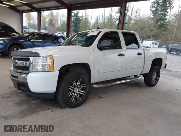 ✅ 2009 Chevrolet Silverado 1500 • VIN: 2GCFK135091126412 • Lot: 43780738. Wystawiony na IAAI z przebiegiem 136 801 mil. Bezpłatny archiwum sprzedaży aukcyjnych z USA i szczegółowy raport historii pojazdu na DreamBid. Zdjęcie 2.