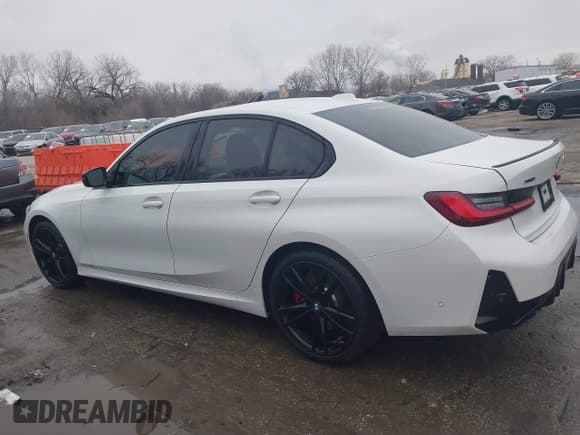 ✅ 2024 BMW 3 Series M340i xDrive • VIN: 3MW49FF05R8E05837 • Lot: 41129303. Wystawiony na IAAI z przebiegiem 8 669 mil. Bezpłatny archiwum sprzedaży aukcyjnych z USA i szczegółowy raport historii pojazdu na DreamBid. Zdjęcie 14.