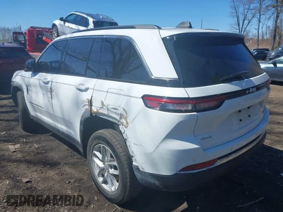 ✅ 2024 Jeep Grand Cherokee Laredo • VIN: 1C4RJHAG3RC179449 • Lot: 41982811. Listed on IAAI with 26,518 mi. Free auction sales archive from the USA and detailed vehicle history report at DreamBid. Image 3.