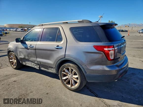 ✅ 2011 Ford Explorer XLT • VIN: 1FMHK7D87BGA73197 • Lot: 95952705. Wystawiony na Copart z przebiegiem 171 872 mil. Bezpłatny archiwum sprzedaży aukcyjnych z USA i szczegółowy raport historii pojazdu na DreamBid. Zdjęcie 2.