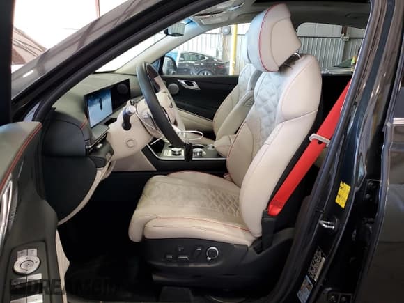 ✅ 2025 Genesis GV80 Coupe 3.5T • VIN: KMUJAESC5SU263535 • Lot: 91394605. Listed on Copart with 8,905 mi. Free auction sales archive from the USA and detailed vehicle history report at DreamBid. Image 7.