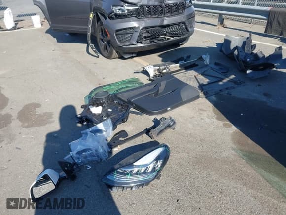 ✅ 2022 Tesla Model Y Long Range • VIN: 7SAYGAEE1NF336521 • Lot: 43368104. Wystawiony na IAAI z przebiegiem 67 759 mil. Bezpłatny archiwum sprzedaży aukcyjnych z USA i szczegółowy raport historii pojazdu na DreamBid. Zdjęcie 12.