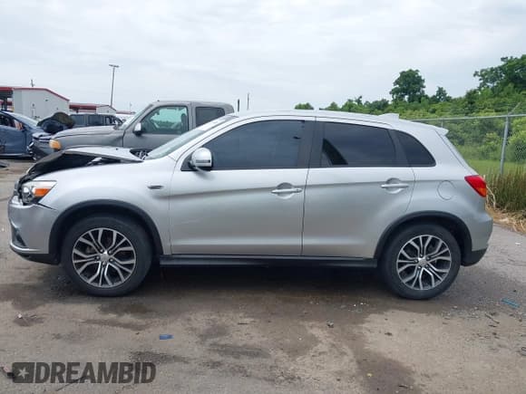 ✅ 2019 Mitsubishi Outlander ES • VIN: JA4AP3AU0KU012965 • Lot: 42439006. Listed on IAAI with 54,760 mi. Free auction sales archive from the USA and detailed vehicle history report at DreamBid. Image 14.