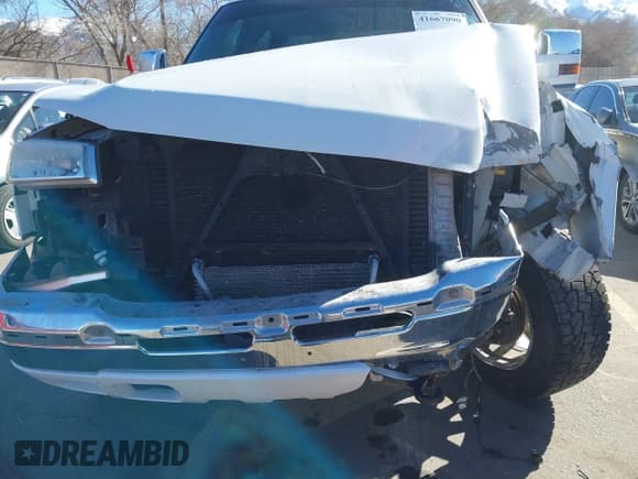 ✅ 2006 Chevrolet Silverado 2500HD LT1 • VIN: 1GCHK23D36F197355 • Lot: 41667090. Listed on IAAI with Not provided. Free auction sales archive from the USA and detailed vehicle history report at DreamBid. Image 6.