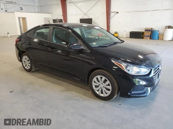 ✅ 2021 Hyundai Accent SE • VIN: 3KPC24A66ME135630 • Lot: 70182324. Wystawiony na Copart z przebiegiem 63 022 mil. Bezpłatny archiwum sprzedaży aukcyjnych z USA i szczegółowy raport historii pojazdu na DreamBid. Zdjęcie 4.