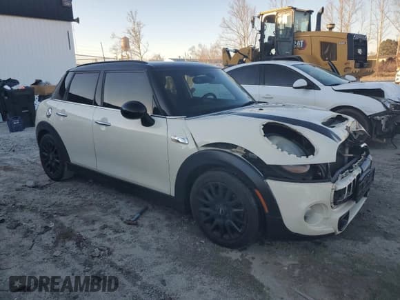✅ 2017 MINI Hardtop 4 Door Cooper S • VIN: WMWXU3C50H2D31690 • Lot: 86599104. Listed on Copart with 165,369 mi. Free auction sales archive from the USA and detailed vehicle history report at DreamBid. Image 4.