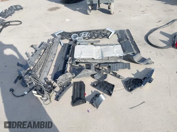 ✅ 2020 Hyundai Tucson SEL • VIN: KM8J33AL5LU270680 • Lot: 43367287. Listed on IAAI with 87,458 mi. Free auction sales archive from the USA and detailed vehicle history report at DreamBid. Image 18.