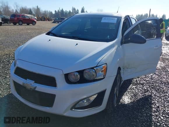 ✅ 2013 Chevrolet Sonic RS • VIN: 1G1JG6SB1D4234804 • Lot: 41430485. Wystawiony na IAAI z przebiegiem 68 027 mil mil. Skorzystaj z bezpłatnego archiwum sprzedaży aukcyjnych z USA i zobacz szczegółowy raport historii pojazdu na DreamBid. Zdjęcie 17.