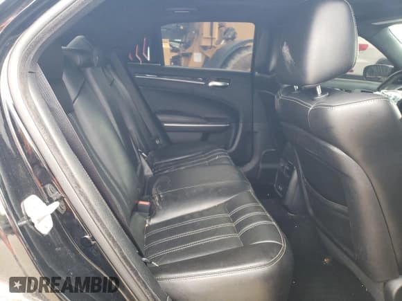 ✅ 2020 Chrysler 300 S • VIN: 2C3CCABT8LH233825 • Lot: 63869235. Listed on Copart with 62,049 mi. Free auction sales archive from the USA and detailed vehicle history report at DreamBid. Image 10.