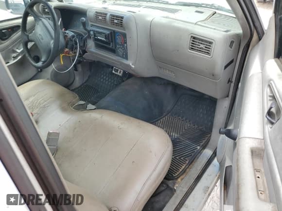 ✅ 1997 Chevrolet S-10 • VIN: 1GCCS14X2V8184581 • Лот: 59820885. Опубликован ранее на Copart с пробегом 205 233 миль. Бесплатный доступ к архиву аукционных продаж из США и подробный отчёт об истории автомобиля на DreamBid. Изображение 8.