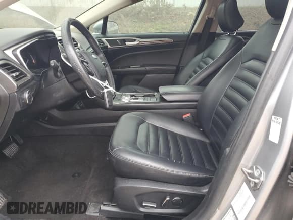 ✅ 2020 Ford Fusion SEL • VIN: 3FA6P0CD7LR151402 • Лот: 92817845. Опубликован ранее на Copart с пробегом 137 010 миль. Бесплатный доступ к архиву аукционных продаж из США и подробный отчёт об истории автомобиля на DreamBid. Изображение 7.