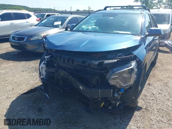 ✅ 2023 Kia Niro SX Touring • VIN: KNDCR3LF6P5055831 • Lot: 42544117. Wystawiony na IAAI z przebiegiem 57 889 mil. Bezpłatny archiwum sprzedaży aukcyjnych z USA i szczegółowy raport historii pojazdu na DreamBid. Zdjęcie 6.