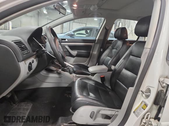 ✅ 2008 Volkswagen Rabbit S • VIN: WVWDA71K88W119477 • Лот: 71841915. Опубликован ранее на Copart с пробегом 171 966 миль. Бесплатный доступ к архиву аукционных продаж из США и подробный отчёт об истории автомобиля на DreamBid. Изображение 7.