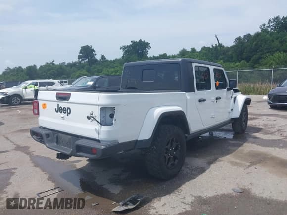 ✅ 2021 Jeep Gladiator Sport S • VIN: 1C6HJTAG2ML582014 • Lot: 42646160. Wystawiony na IAAI z przebiegiem Nie podano. Bezpłatny archiwum sprzedaży aukcyjnych z USA i szczegółowy raport historii pojazdu na DreamBid. Zdjęcie 4.
