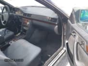 ✅ 1995 Mercedes-Benz E 320 • VIN: WDBEA66E2SC272901 • Lot: 42985706. Listed on IAAI with 127,219 mi. Free auction sales archive from the USA and detailed vehicle history report at DreamBid. Image 5.