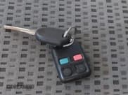 ✅ 2006 Ford Focus SE • VIN: 1FAHP36N66W225506 • Lot: 42337549. Wystawiony na IAAI z przebiegiem 206 171 mil. Bezpłatny archiwum sprzedaży aukcyjnych z USA i szczegółowy raport historii pojazdu na DreamBid. Zdjęcie 11.