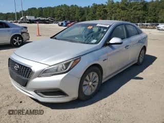 2016 Hyundai Sonata SE с VIN KMHE24L1XGA038170, выставлен на аукционе Copart как лот 87097055 с пробегом 181 344 миль миль и Чистый • Clean title. История ставок и продаж доступна на DreamBid. Изображение 1.