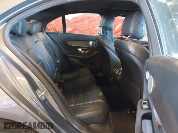 ✅ 2019 Mercedes-Benz C 300 • VIN: 55SWF8EB3KU301575 • Lot: 42616717. Wystawiony na IAAI z przebiegiem 92 366 mil. Bezpłatny archiwum sprzedaży aukcyjnych z USA i szczegółowy raport historii pojazdu na DreamBid. Zdjęcie 8.