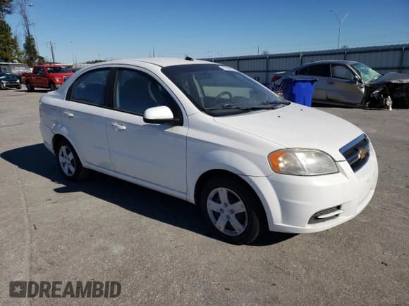 ✅ 2010 Chevrolet Aveo 1LT • VIN: KL1TD5DE4AB129280 • Lot: 87643675. Wystawiony na Copart z przebiegiem 99 897 mil. Bezpłatny archiwum sprzedaży aukcyjnych z USA i szczegółowy raport historii pojazdu na DreamBid. Zdjęcie 4.