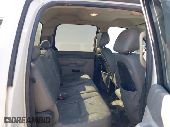 ✅ 2009 Chevrolet Silverado 2500HD Work Truck • VIN: 1GCHC43K59F103701 • Lot: 43412235. Wystawiony na IAAI z przebiegiem 259 509 mil. Bezpłatny archiwum sprzedaży aukcyjnych z USA i szczegółowy raport historii pojazdu na DreamBid. Zdjęcie 8.