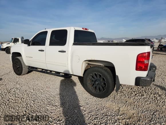 ✅ 2011 Chevrolet Silverado 1500 LT • VIN: 3GCPKSE39BG224616 • Lot: 92460105. Wystawiony na Copart z przebiegiem 223 502 mil. Bezpłatny archiwum sprzedaży aukcyjnych z USA i szczegółowy raport historii pojazdu na DreamBid. Zdjęcie 2.
